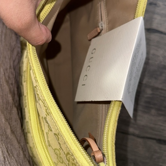 Beautiful Yellow Gucci Purse - Picture 3 of 5